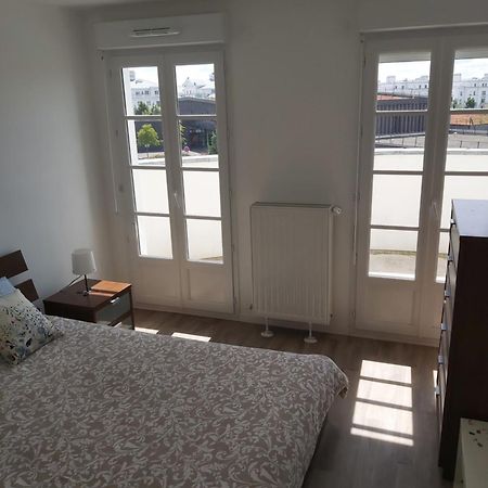 3 Room Flat In Parklane - 1,5Km Disney เซร์ริส ภายนอก รูปภาพ