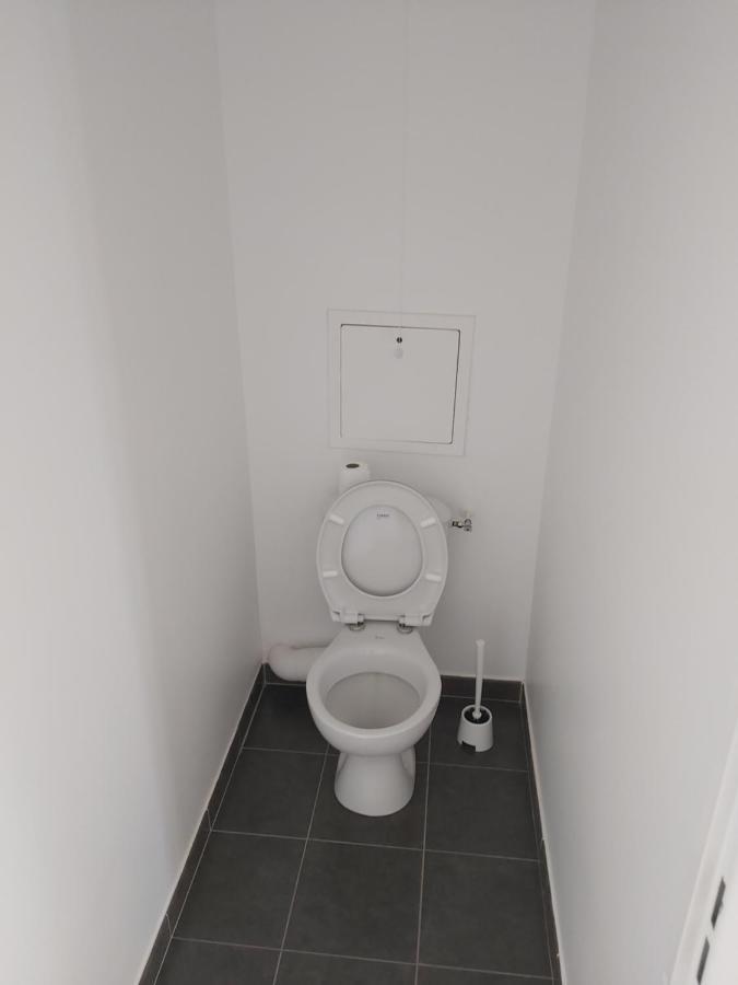 3 Room Flat In Parklane - 1,5Km Disney เซร์ริส ภายนอก รูปภาพ
